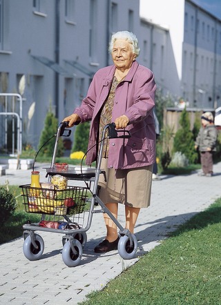 Zusammenklappbarer Rollator mit Feststellbremse