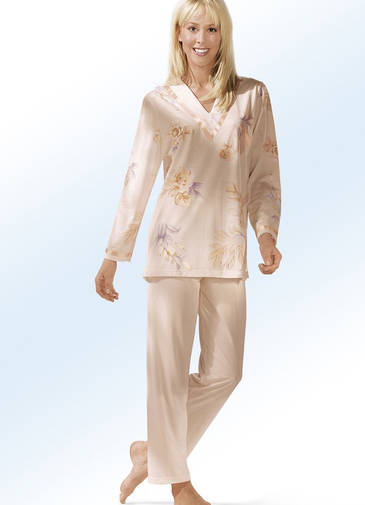 Schlafanzüge & Shortys - Pyjama, Langarm mit V-Ausschnitt, in Größe 036 bis 052, in Farbe APRICOT-BUNT Ansicht 1