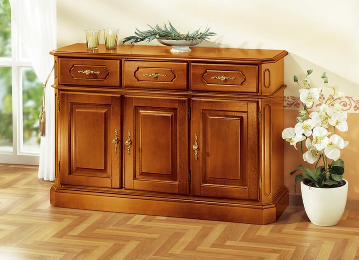 Sideboards & Kommoden - Kommode mit eleganten, goldfarbenen Metallgriffen, in Farbe KIRSCHBAUM, in Ausführung Kommode 3-türig Ansicht 1