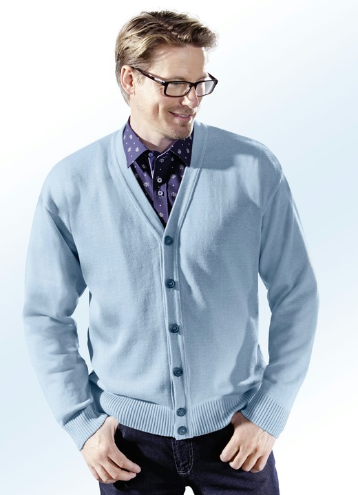 Hemden, Pullover & Shirts - Cardigan mit durchgehender Knopfleiste in 4 Farben Hemden, Pullover & Shirts - Cardigan mit durchgehender Knopfleiste in 4 Farben, in Größe 044 bis 062, in Farbe BLEU