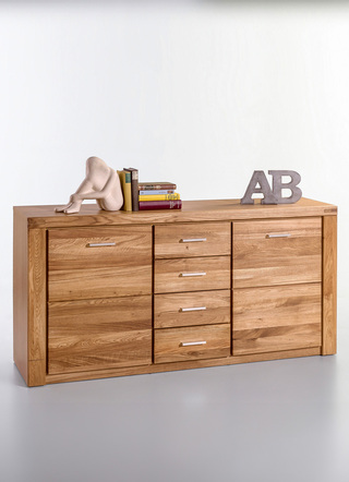 Sideboard mit Massivholzfronten