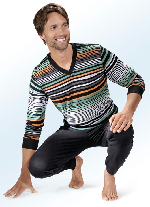 Nachtwäsche - Pyjama mit V-Ausschnitt, Brusttasche und Ringeldessin, in Größe 046 bis 060, in Farbe GRÜN-ORANGE-SCHWARZ Ansicht 1