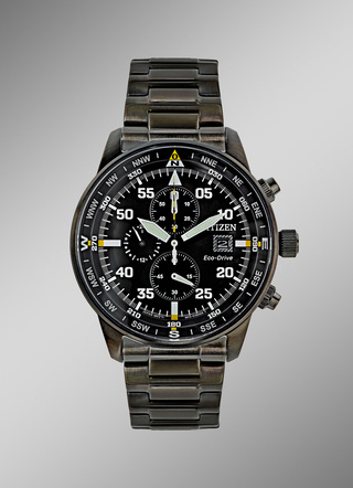 Solar-Herrenuhr in Flieger-Optik