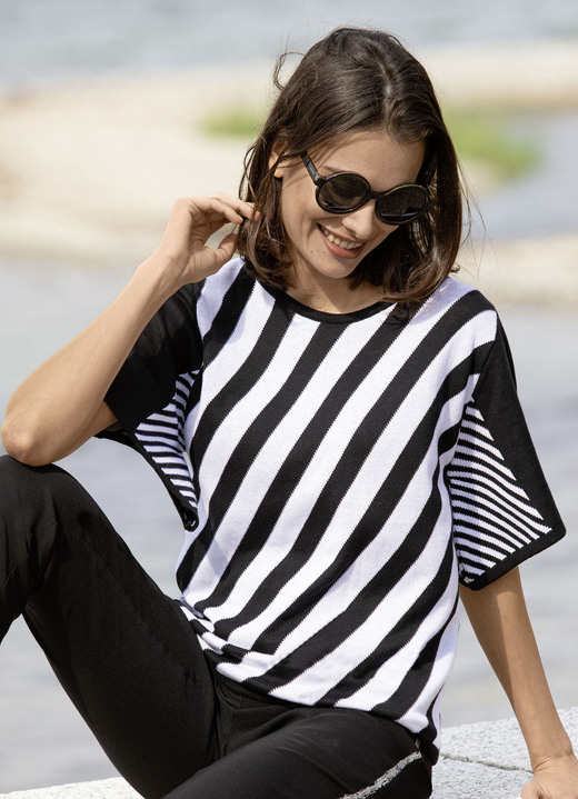 - Pulli mit Flügelärmeln, in Größe 036 bis 052, in Farbe SCHWARZ-WEISS