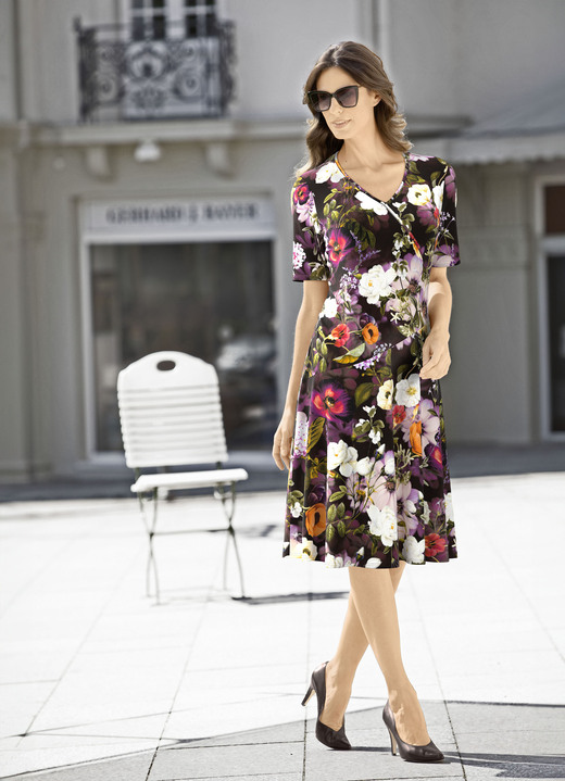 Freizeitkleider - Kleid in Wickeloptik, in Größe 036 bis 052, in Farbe AUBERGINE-BUNT