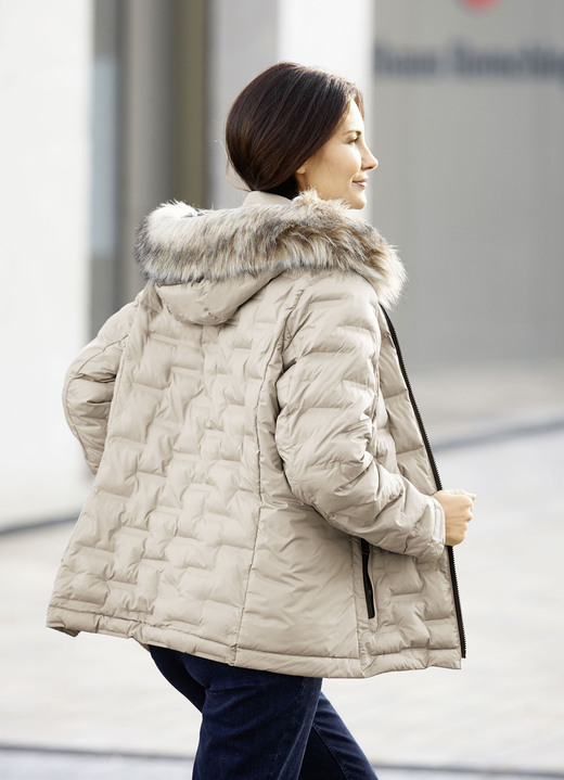 Jacken, Mäntel, Blazer - Funktionsjacke mit geklebten Kammern Jacken, Mäntel, Blazer - Funktionsjacke mit geklebten Kammern, in Größe 034 bis 052, in Farbe SAND