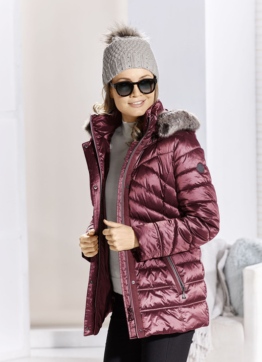 Jacken, Mäntel, Blazer - Jacke mit abnehmbarer Kapuze Jacken, Mäntel, Blazer - Jacke mit abnehmbarer Kapuze, in Größe 036 bis 052, in Farbe PURPLE