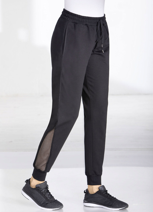 Freizeithosen - Freizeithose mit Netzeinsatz in 4 Farben Freizeithosen - Freizeithose mit Netzeinsatz in 4 Farben, in Größe 3XL (52/54) bis XXL (48/50), in Farbe SCHWARZ