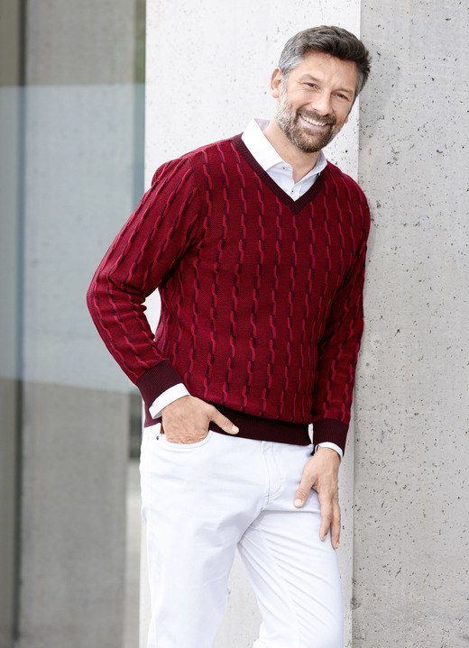 Hemden, Pullover & Shirts - V-Pullover mit markantem Halsausschnitt in 3 Farben Hemden, Pullover & Shirts - V-Pullover mit markantem Halsausschnitt in 3 Farben, in Größe 046 bis 062, in Farbe ROT