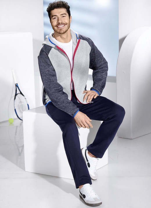 Sport- & Freizeitmode - Freizeitanzug mit Kapuze Sport- & Freizeitmode - Freizeitanzug mit Kapuze, in Größe 3XL (58) bis XXL (56), in Farbe SILBERGRAU-JEANSBLAU MELIERT