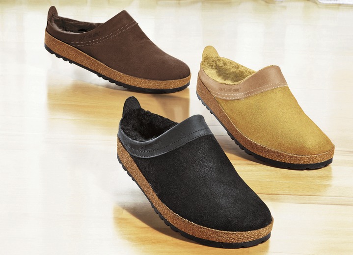 Hausschuhe - «Haflinger» Lammfell-Clog in verschiedenen Farben für Damen und Herren, in Größe 036 bis 046, in Farbe BEIGE