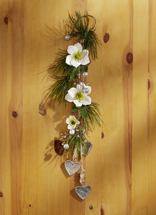 Dekohänger mit Christrosen mit Aufhängung