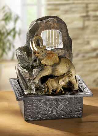 Beleuchteter Zimmerbrunnen
