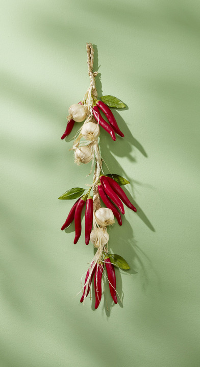 - Peperoni-/ Knoblauch-Zopf, in Farbe ROT-GRÜN-CREME