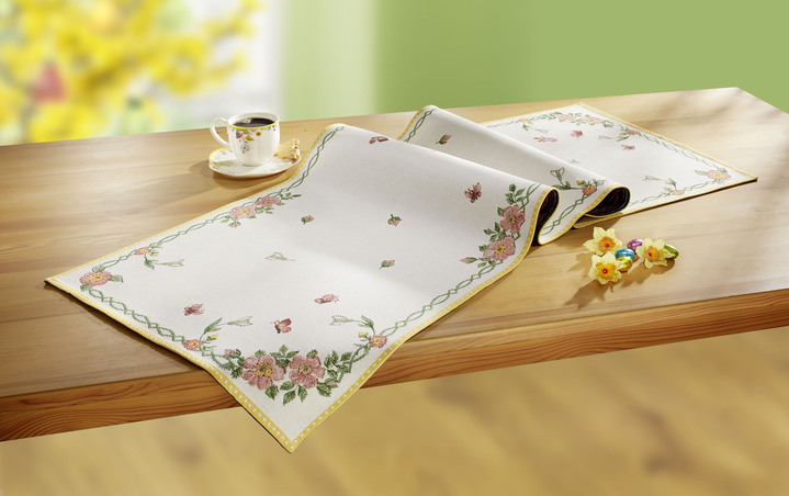 Tischdecken - Tischdekoration mit Blümchen- und Schmetterlingsdekor, in Farbe CREME-GELB-ROSA, in Ausführung Tischläufer