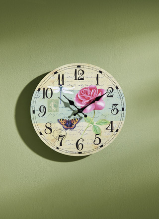 Wanduhr mit Schmetterlings-Motiv