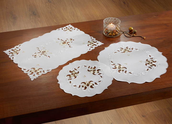 Tischdecken - Tischdecke mit aufwendigen Stickereien, in Größe 101 (Deckchen, 35x 50 cm) bis 404 (Kissenbezug, 40x 40 cm), in Farbe SEKT Ansicht 1