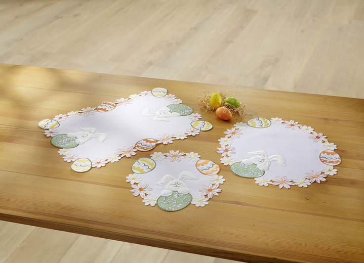 Tischdecken - Tisch- und Raumdekoration mit Plüsch- und Stoff-Applikationen, in Größe 101 (Deckchen, 35x 50 cm) bis 404 (Kissenbezug, 40x 40 cm), in Farbe WEISS Ansicht 1