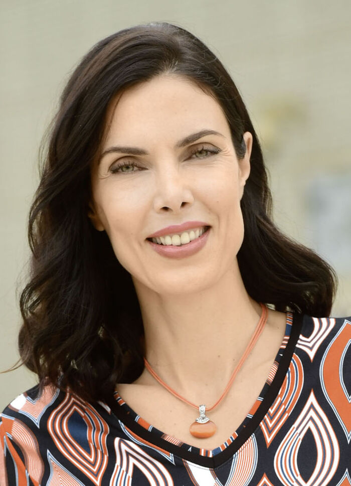 3-reihige Halskette mit Glassteine 