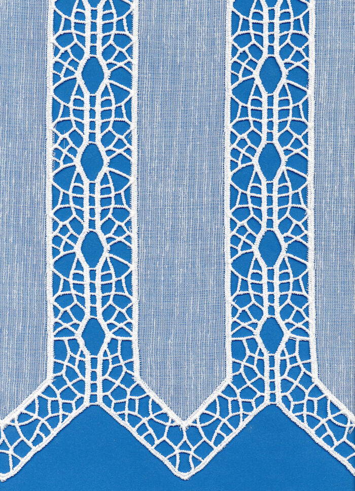 Kurzstore mit aufwendig gearbeiteter Macram&eacute;- Spitze 