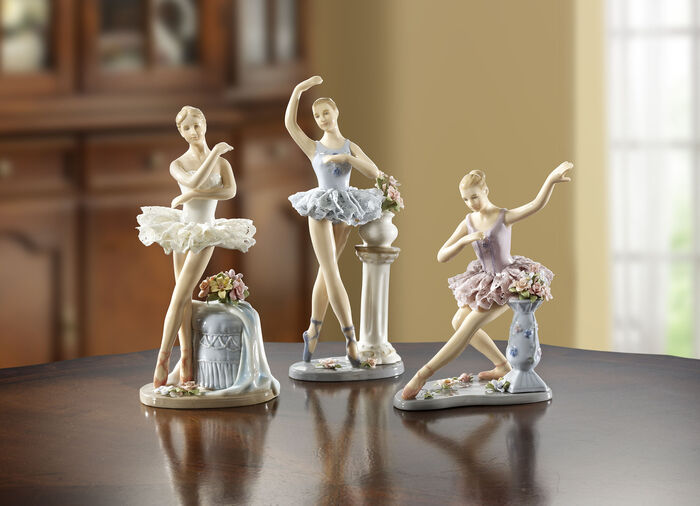 Ballerina aus Porzellan HELLBLAU