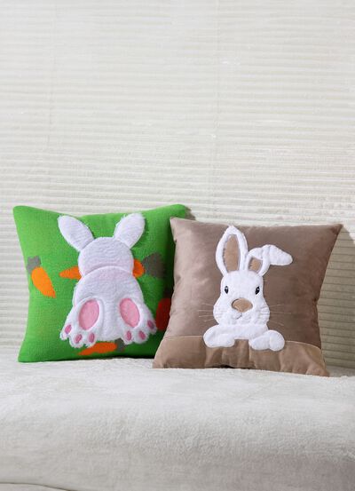 Kissenbezug mit Hasenmotiven 