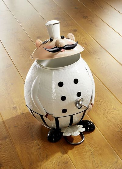 Mülleimer als Chefkoch 
