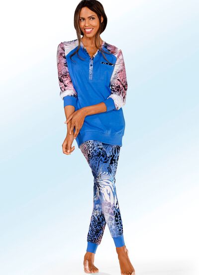 Pyjama mit Brusttasche und langen &Auml;rmeln 