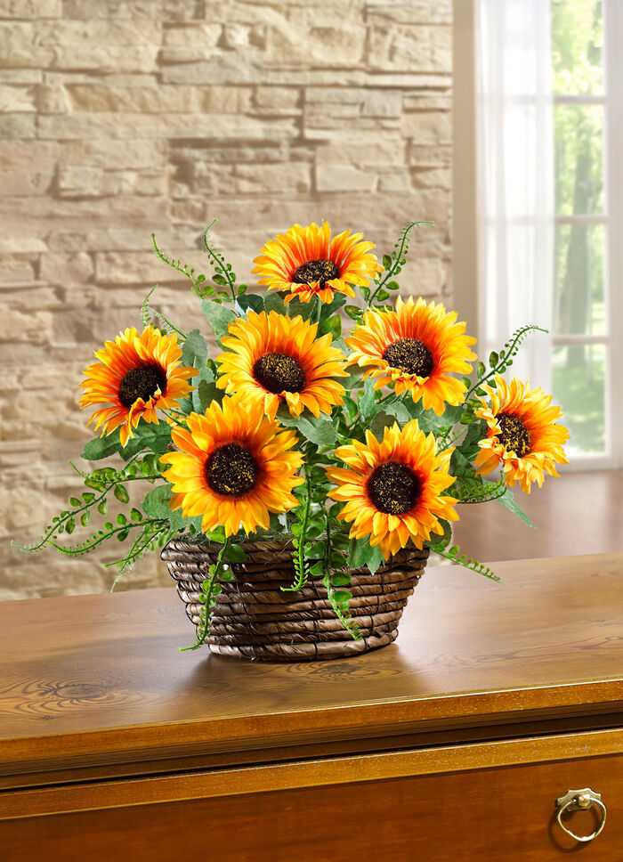 Sonnenblumen-Gesteck in Weidenkorb 