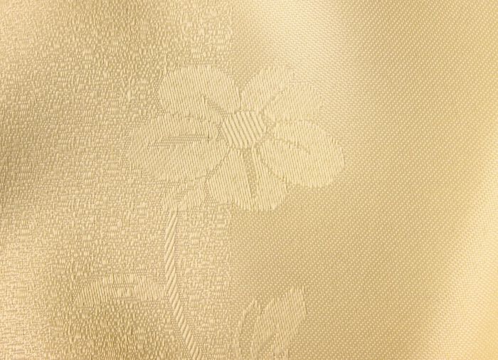 Querbehang mit edlem Glanz. 