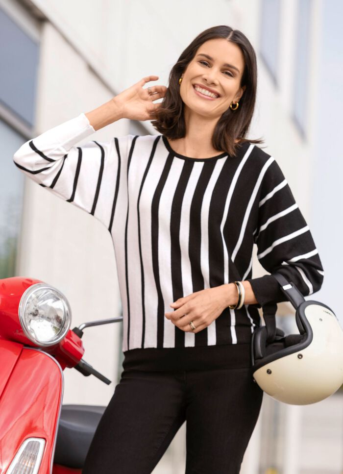 Pullover in Fledermausform 