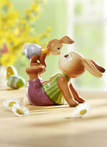 Goebel Hase mit Kind aus Feinsteingut, 
