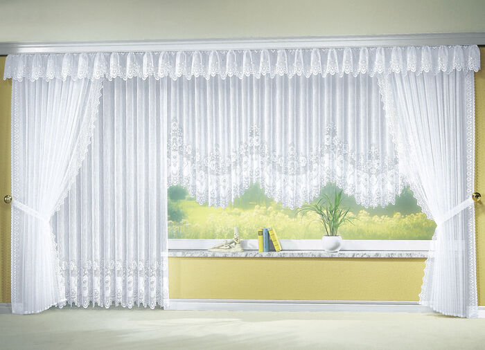 Blumenfenster-Vorhang, gleichmässig gebogt, mit Faltenband 