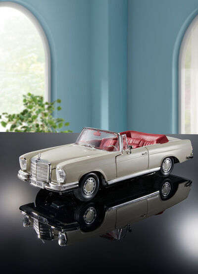 Sammlerauto Mercedes 280SE 66 - 