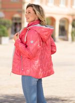 Jacke mit geklebten Kammern 