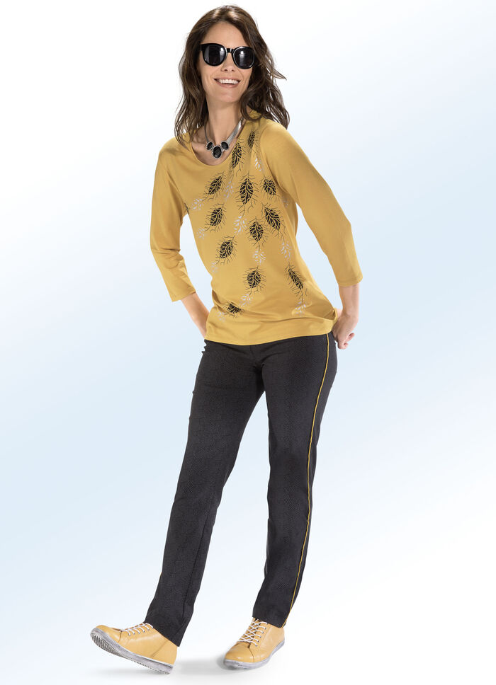 Hose in dezenter Fischgrat-Optik 