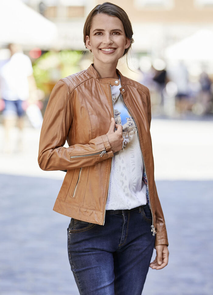 Lederkurzjacke mit einer Innentasche 