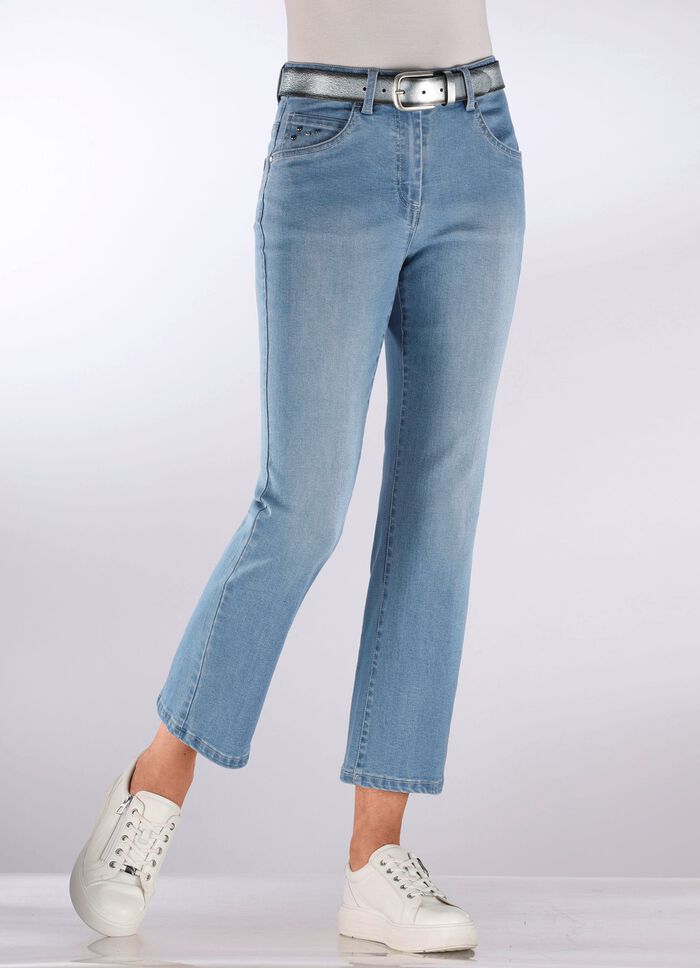 Jeans mit trendigen Ziernieten 