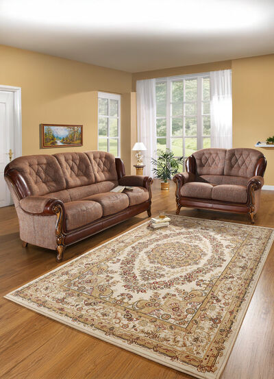 Polstermöbel mit edlen Holzchatosen  Polstermöbel mit edlen Holzchatosen