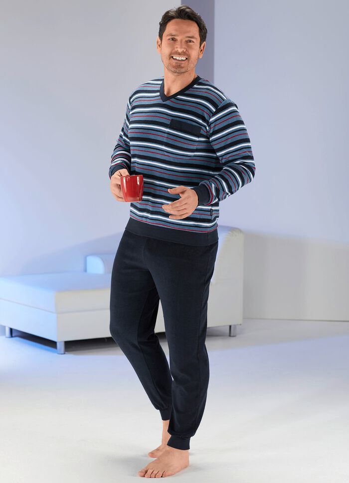Pyjama aus Frottierstretch mit B&uuml;ndchenabschl&uuml;ssen, V-Ausschnitt und garngef&auml;rbtem Ringeldessin 