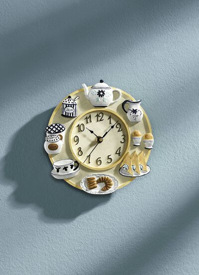 Wanduhr mit arabischen Ziffern - 