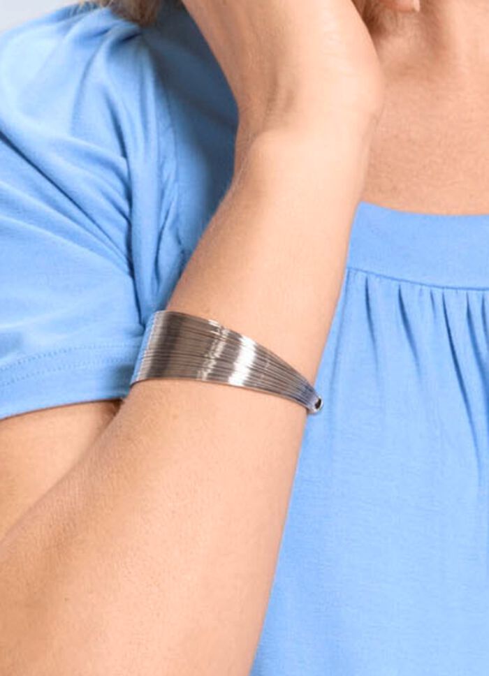 Armreif aus filigranen Dr&auml;hten 