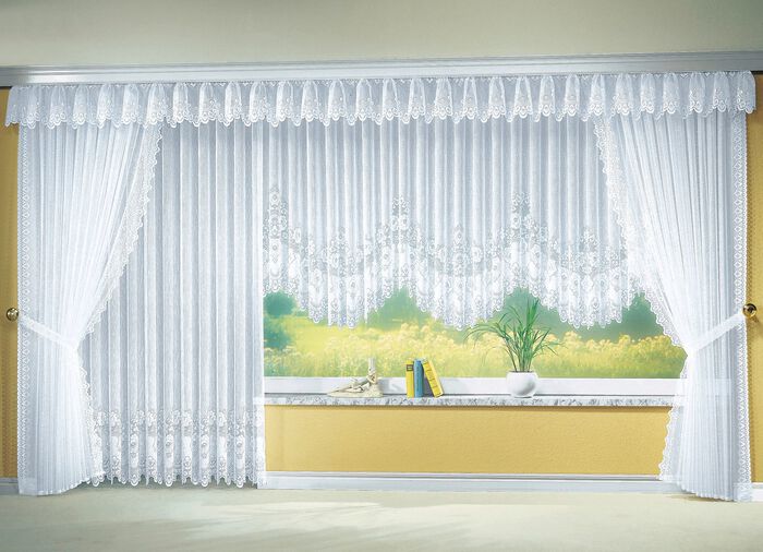 Blumenfenster-Vorhang, gleichm&auml;ssig gebogt, mit Faltenband 