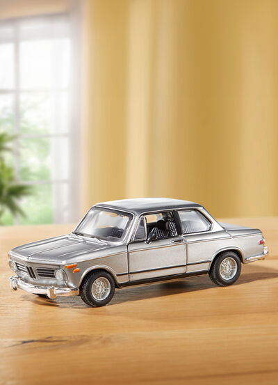 BMW 2002tii ´72 von Bburago 