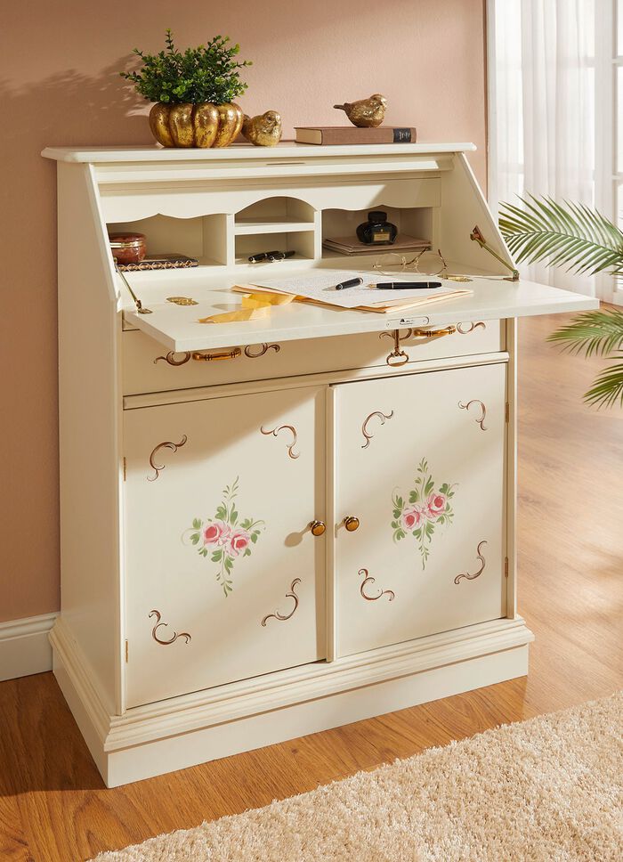 Teilmassive M&ouml;belserie mit Echtholzfurnier 