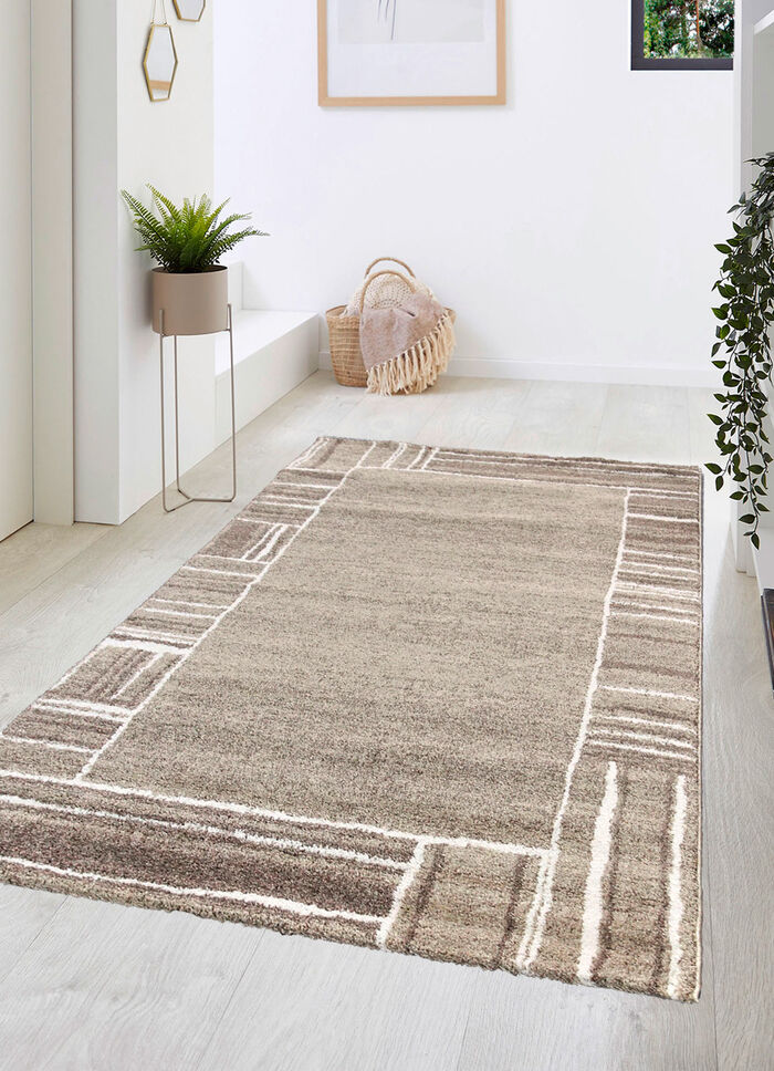 Brücken und Teppiche mit fein gearbeiteter Bordüre BEIGE