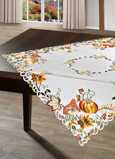 Tisch- und Raumdekoration mit herbstlichen Motiven, , large