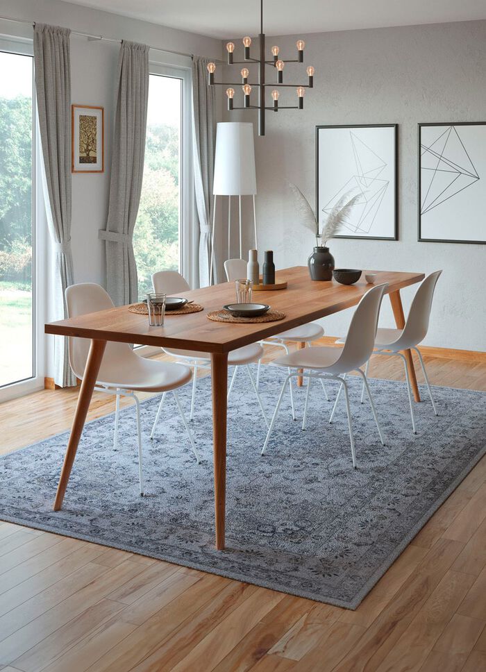 Klassischer Teppich mit sch&ouml;nen Ornamenten 