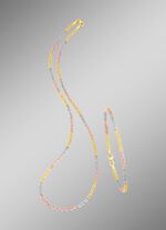 Elegante Garnitur in Tricolor, mit Karabiner 