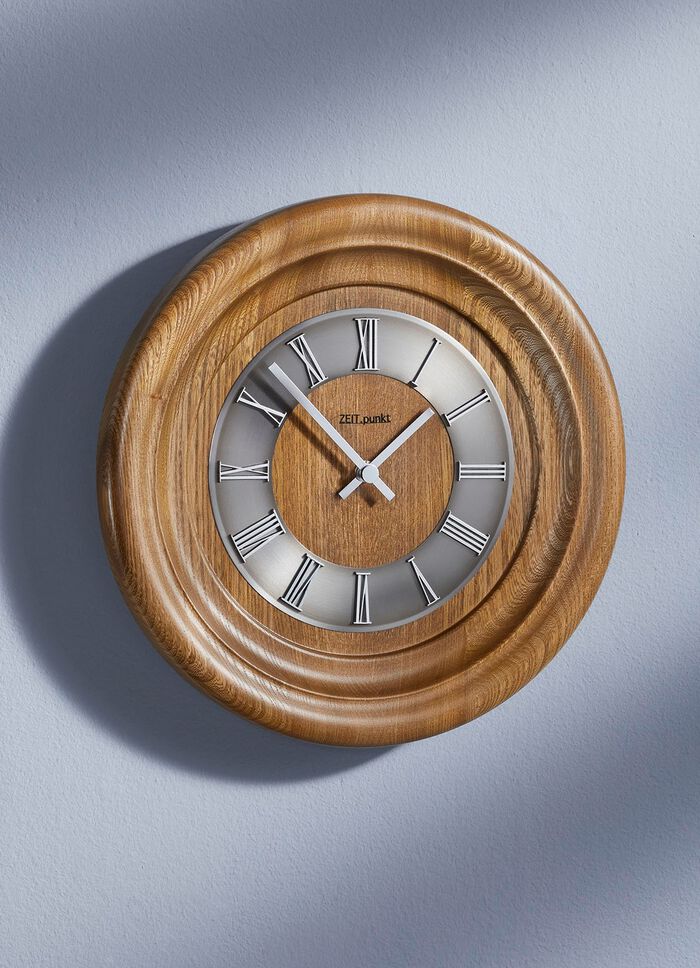 Wanduhr aus massivem Holz 